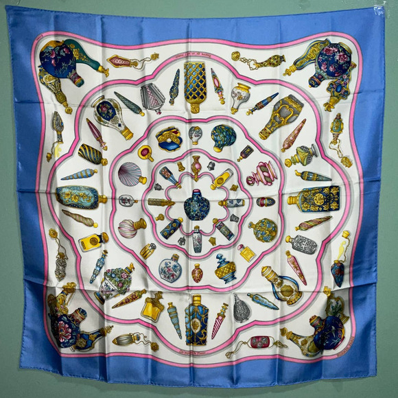 Hermes  “Qu' Importe Le Flacon” 100% Silk Scarf 90cm Square NWT/BOX - Picture 16 of 16